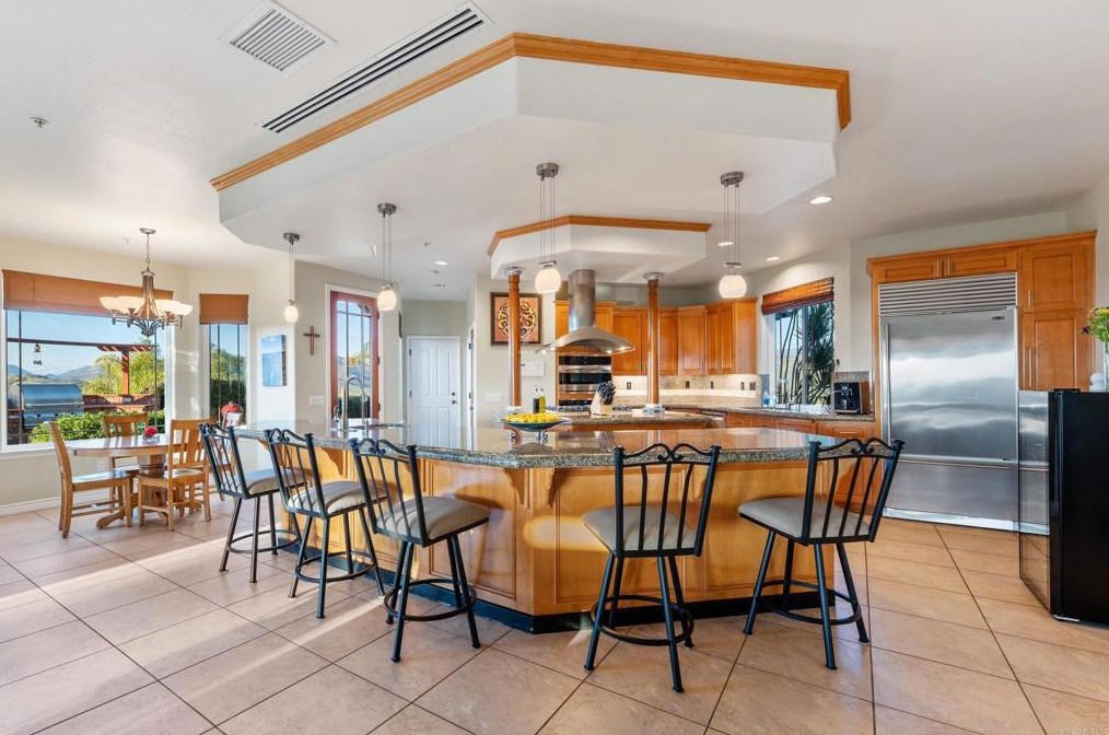 2974 Sumac Rd, Fallbrook CA  92028-8704 exterior