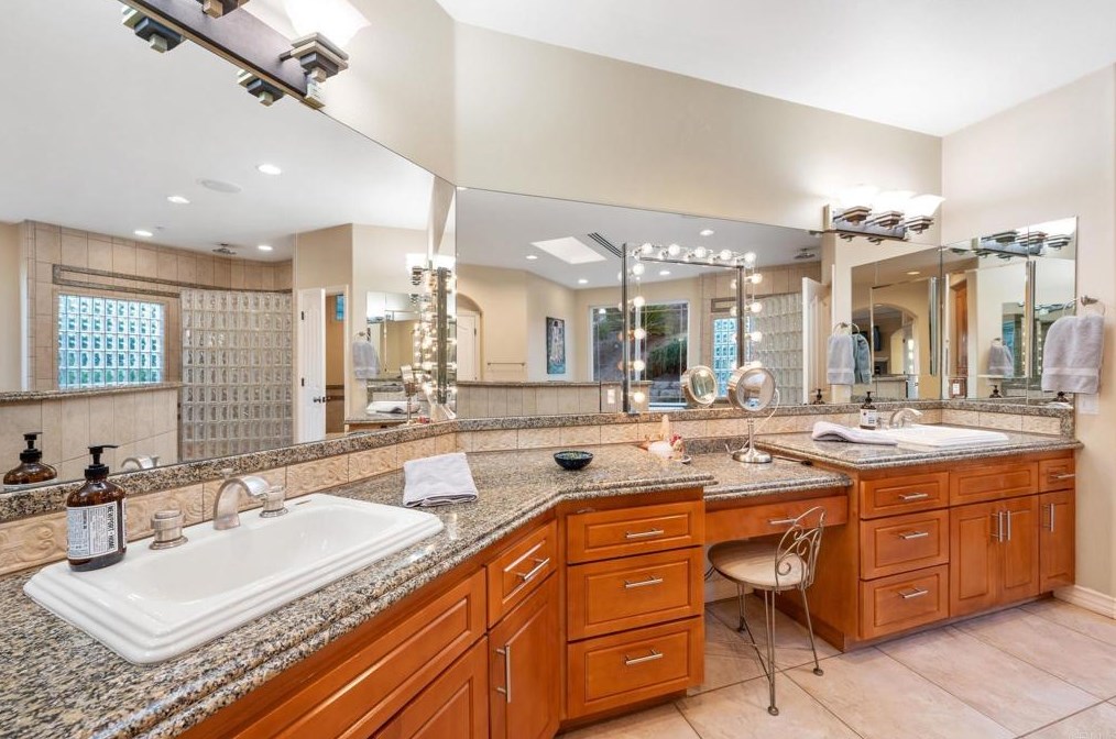 2974 Sumac Rd, Fallbrook CA  92028-8704 exterior