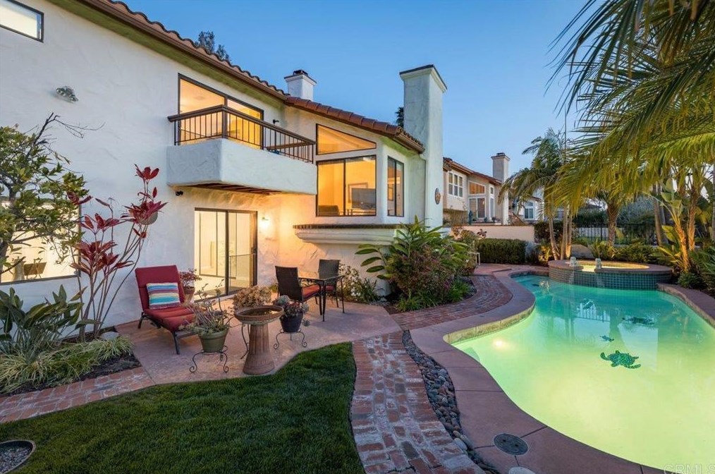 1041 Inspiration Ln, Escondido, CA 92025