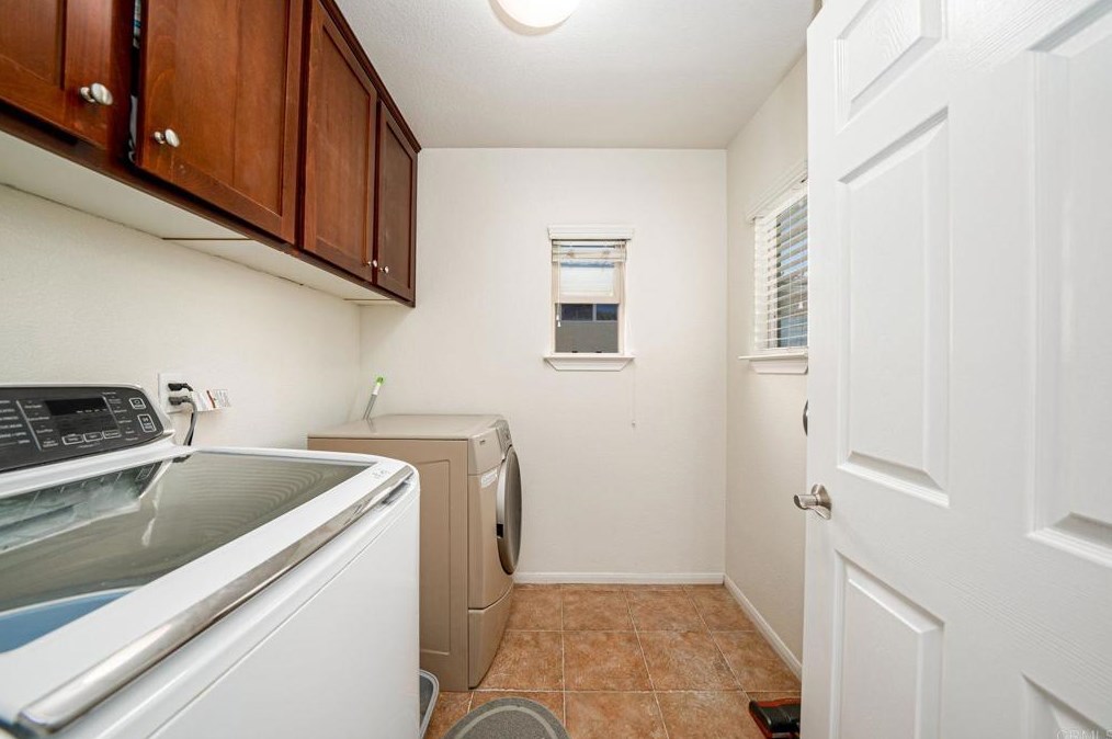 1566 Hopscotch Dr, Chula Vista CA  91915-1802 exterior