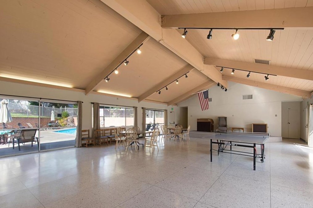 3909 Reche Rd, Fallbrook CA 92028-3819 exterior