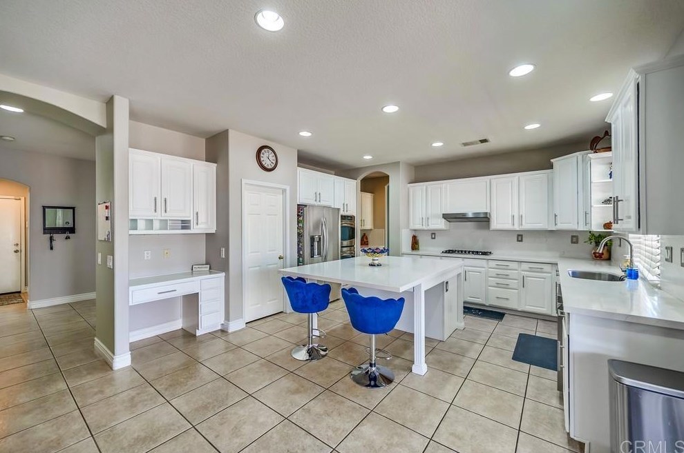 26574 Evergreen Ave, Murrieta CA  92563-4044 exterior