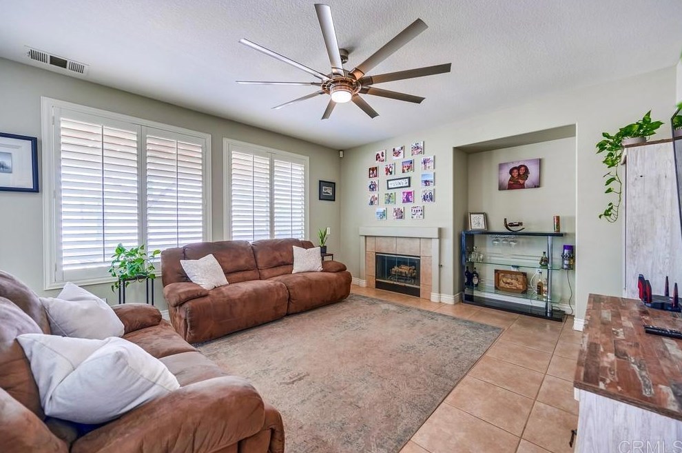 26574 Evergreen Ave, Murrieta CA  92563-4044 exterior