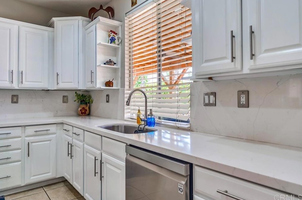 26574 Evergreen Ave, Murrieta CA  92563-4044 exterior