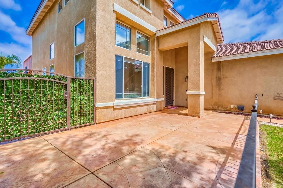 26574 Evergreen Ave, Murrieta CA  92563-4044 exterior