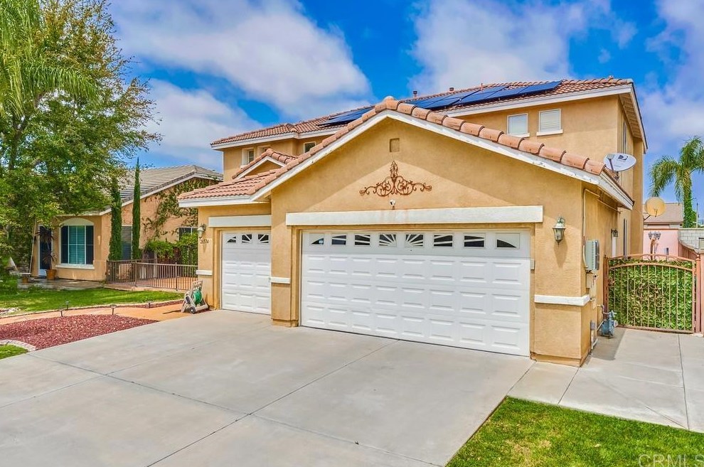 26574 Evergreen Ave, Murrieta CA  92563-4044 exterior