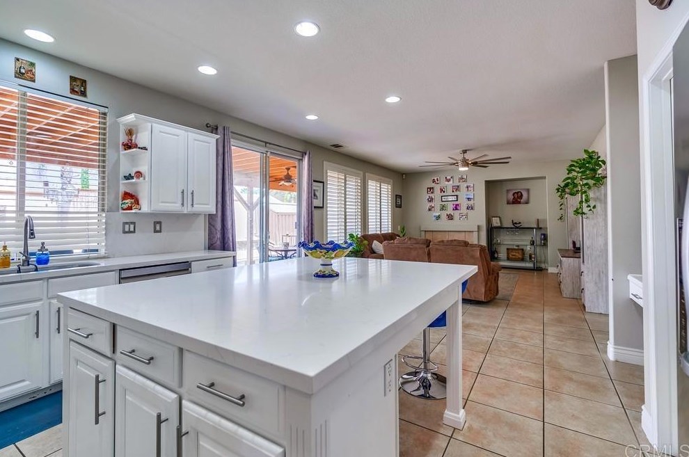 26574 Evergreen Ave, Murrieta CA  92563-4044 exterior