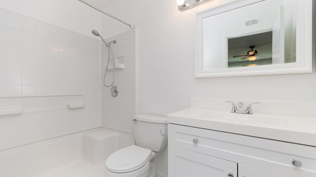 1355 Blue Falls Dr, Chula Vista CA  91910-6805 exterior
