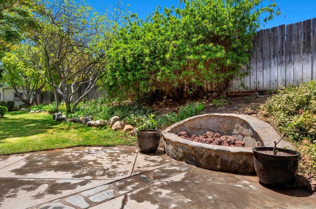 2341 Harvest Vista Ln, Fallbrook CA  92028-4590 exterior