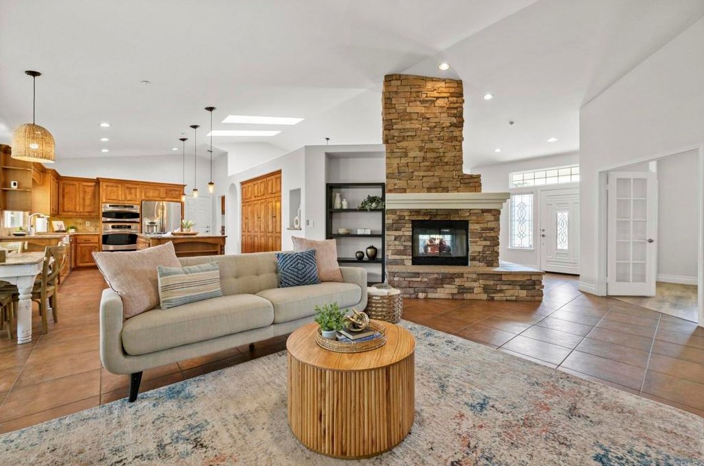 2341 Harvest Vista Ln, Fallbrook CA  92028-4590 exterior