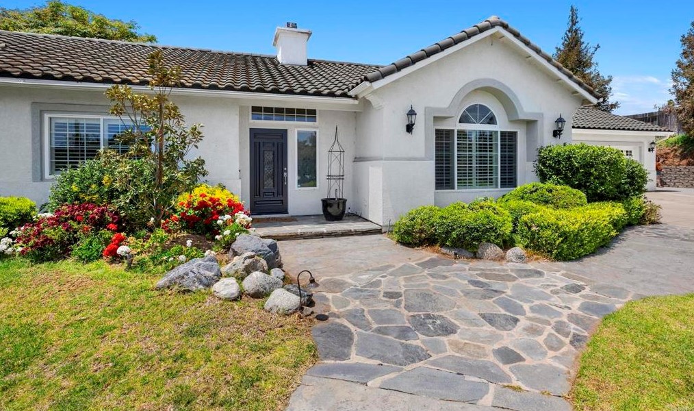2341 Harvest Vista Ln, Fallbrook CA  92028-4590 exterior