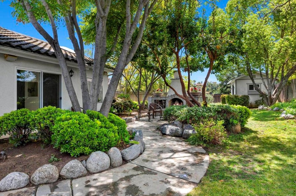 2341 Harvest Vista Ln, Fallbrook CA  92028-4590 exterior