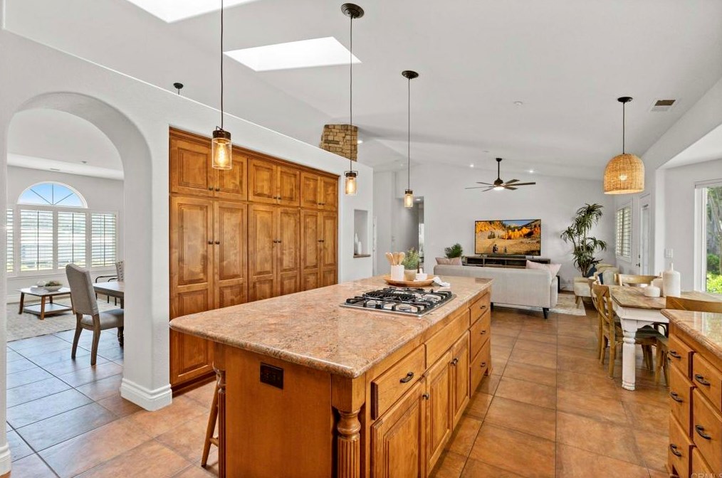 2341 Harvest Vista Ln, Fallbrook CA  92028-4590 exterior
