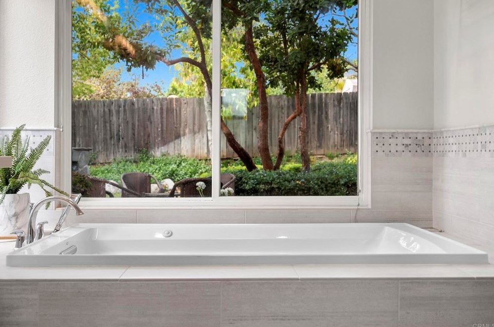 2341 Harvest Vista Ln, Fallbrook CA  92028-4590 exterior