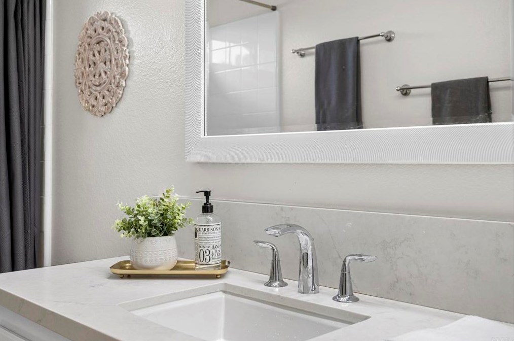 2341 Harvest Vista Ln, Fallbrook CA  92028-4590 exterior