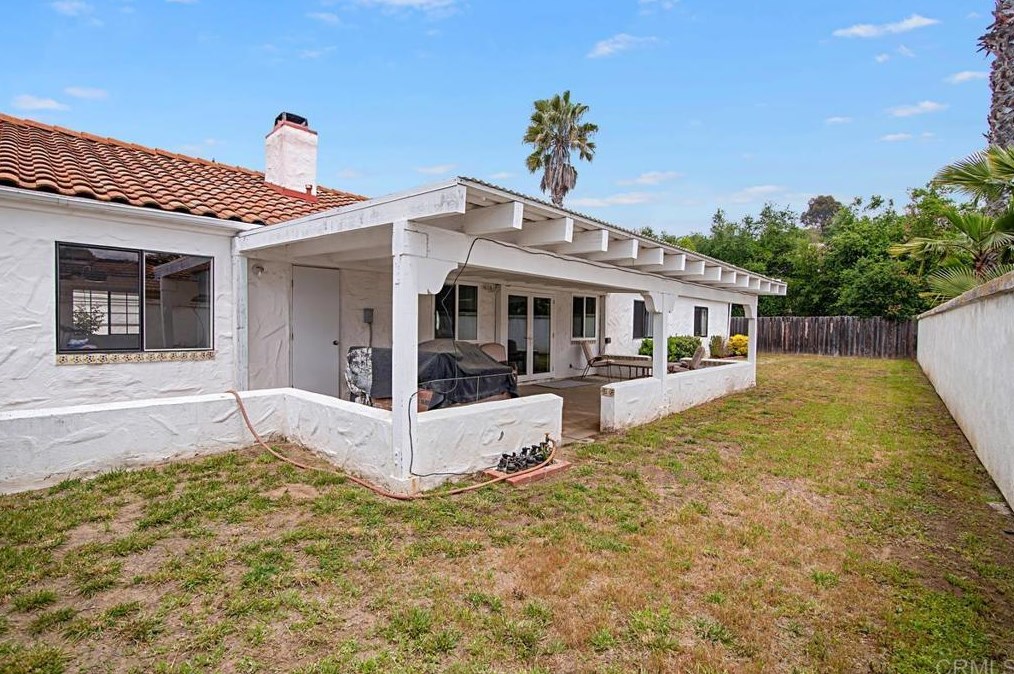10377 Oak Ranch Way, Escondido CA  92026-6957 exterior