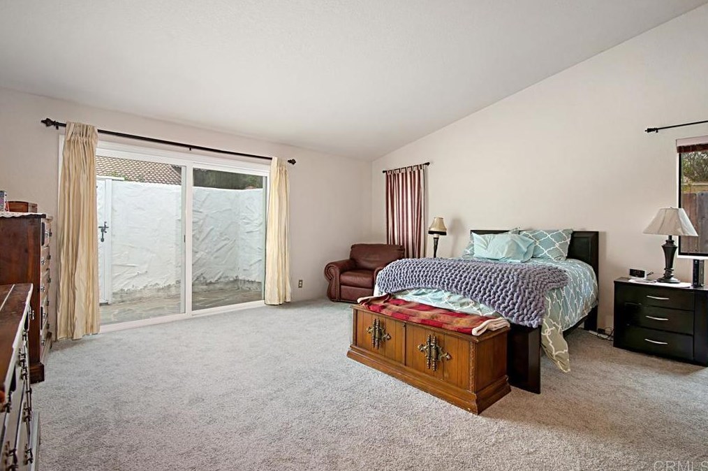 10377 Oak Ranch Way, Escondido CA  92026-6957 exterior