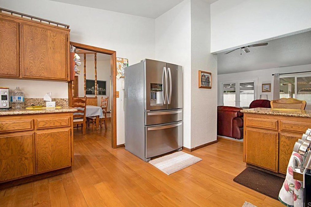 10377 Oak Ranch Way, Escondido CA  92026-6957 exterior