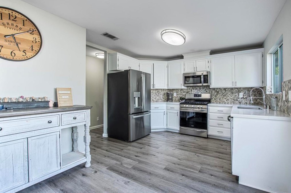 138 Shelby Ln, Fallbrook CA  92028-2723 exterior