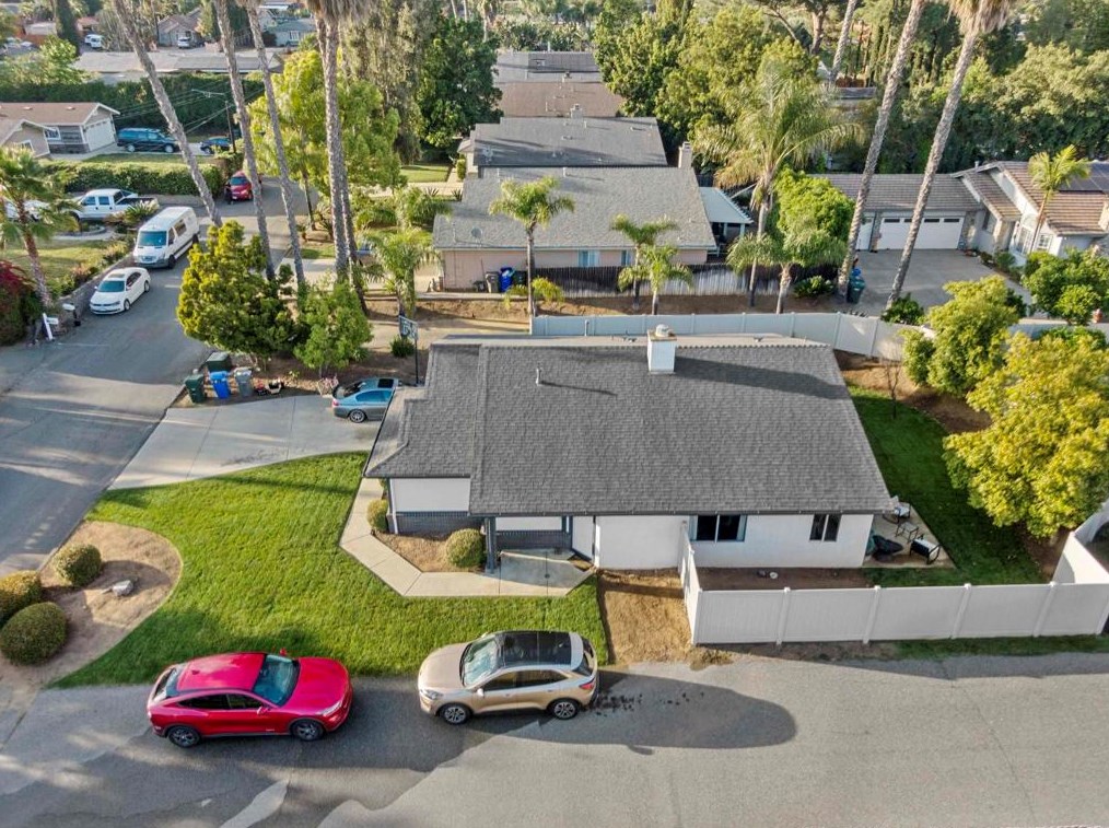 138 Shelby Ln, Fallbrook CA  92028-2723 exterior