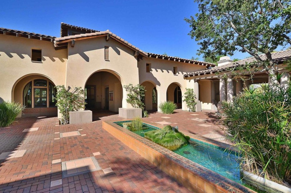 2162 Barrel Ct, Chula Vista CA 91915-2953 exterior