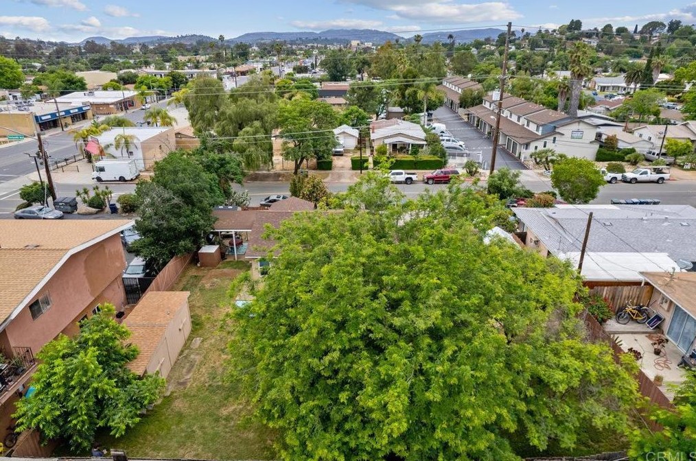 241 13th Ave, Escondido CA 92025-5707 exterior