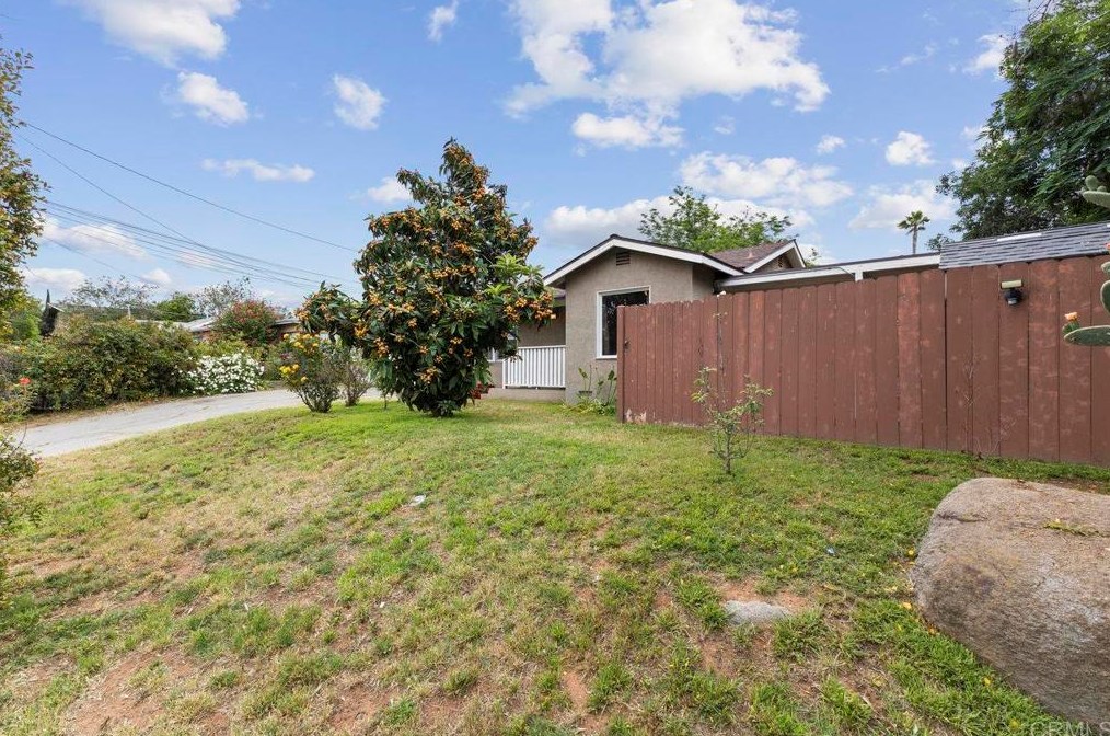 241 13th Ave, Escondido CA 92025-5707 exterior