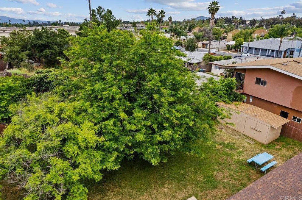 241 13th Ave, Escondido CA 92025-5707 exterior