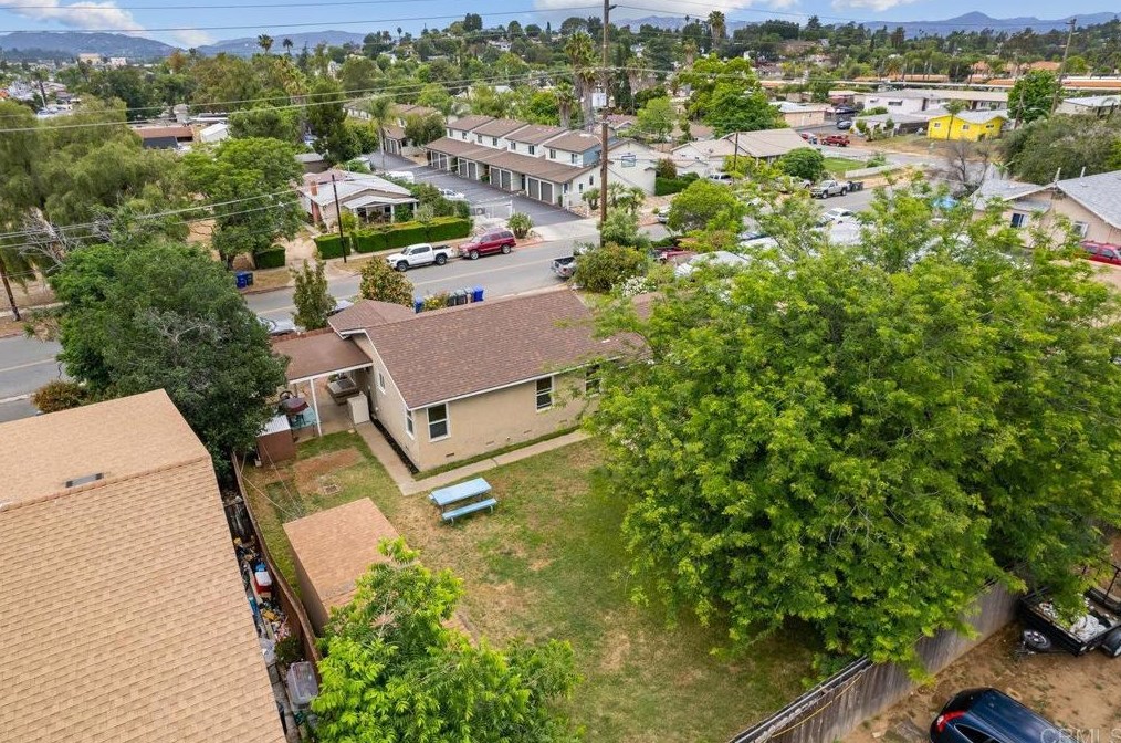 241 13th Ave, Escondido CA 92025-5707 exterior