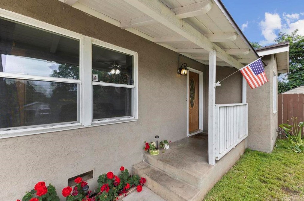 241 13th Ave, Escondido CA 92025-5707 exterior