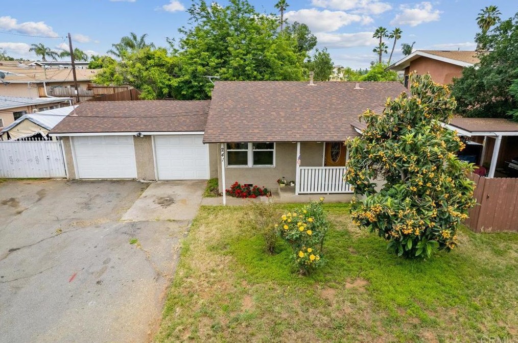 241 13th Ave, Escondido CA 92025-5707 exterior