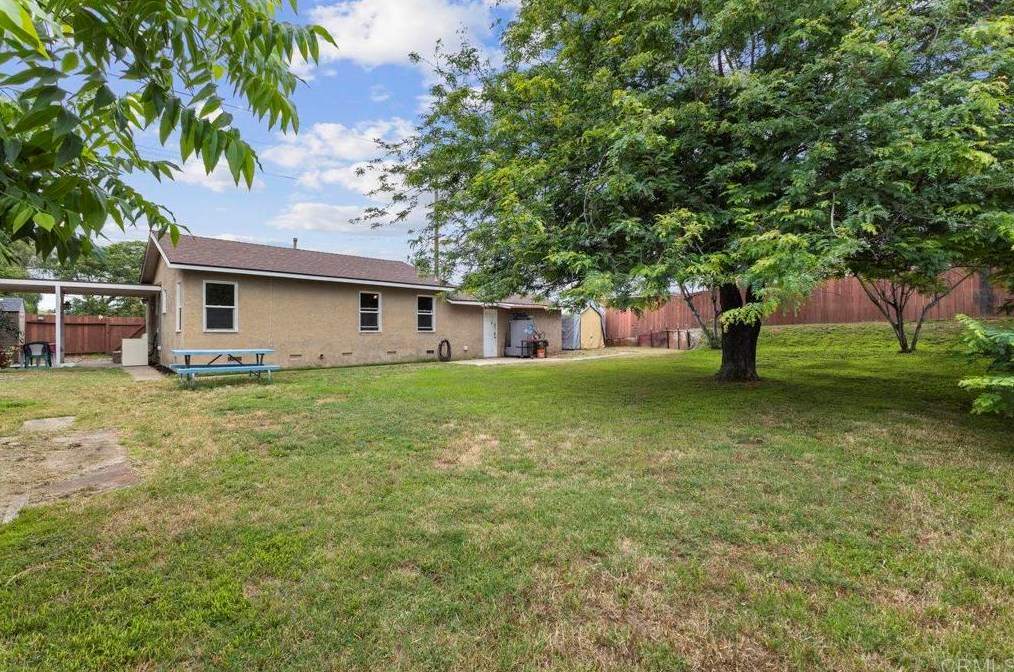 241 13th Ave, Escondido CA 92025-5707 exterior