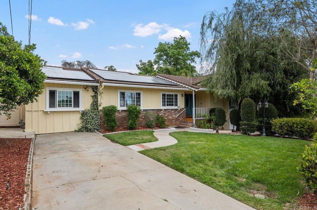 2908 Oak Hill Dr, Escondido CA  92027-5101 exterior