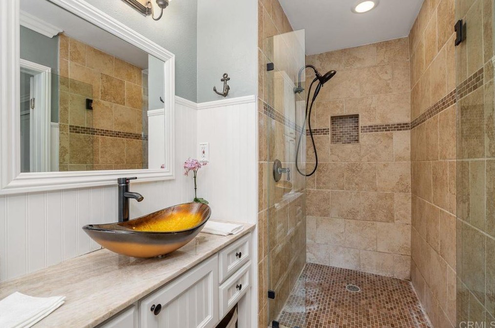 2908 Oak Hill Dr, Escondido CA  92027-5101 exterior