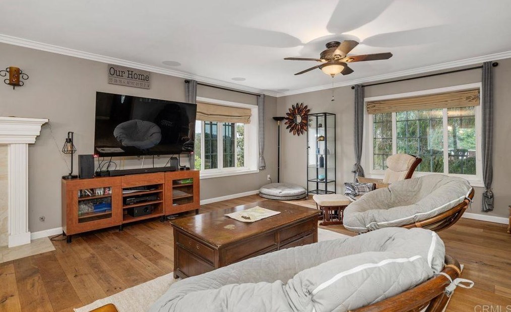 2908 Oak Hill Dr, Escondido CA  92027-5101 exterior