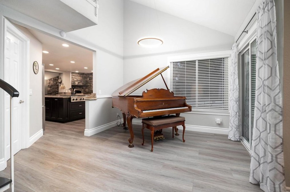 14248 Ipava Dr, Poway CA  92064-3454 exterior