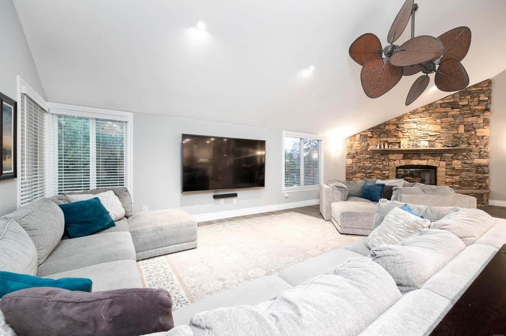 14248 Ipava Dr, Poway CA  92064-3454 exterior