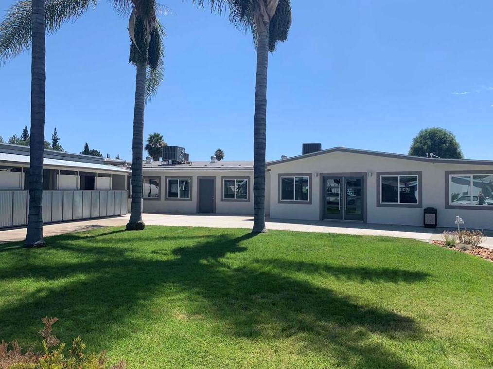 211 Citrus Ave, Escondido CA  92027-3435 exterior