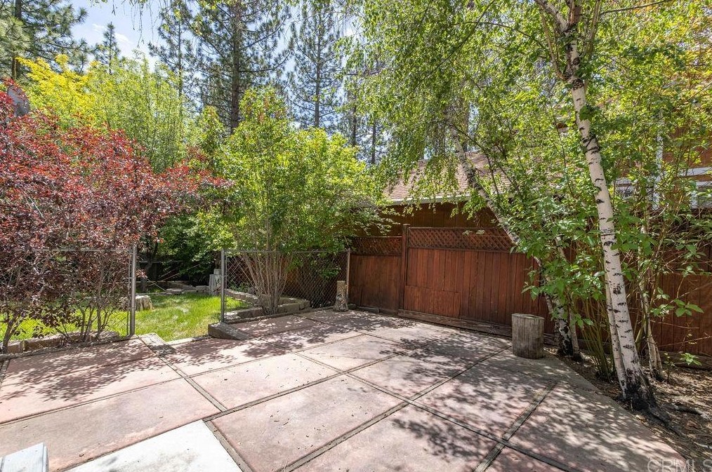 552 Division Dr, Big Bear City CA  92314-9649 exterior