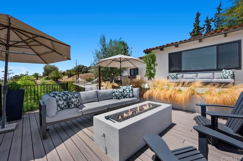 2559 Vista De Palomar, Fallbrook CA  92028-9712 exterior