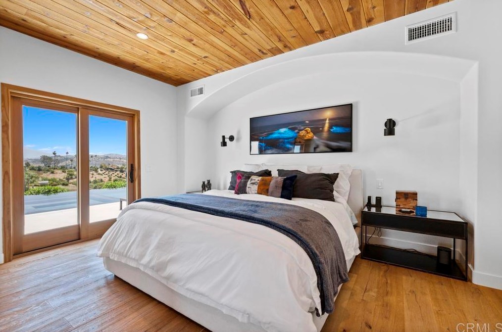 2559 Vista De Palomar, Fallbrook CA  92028-9712 exterior