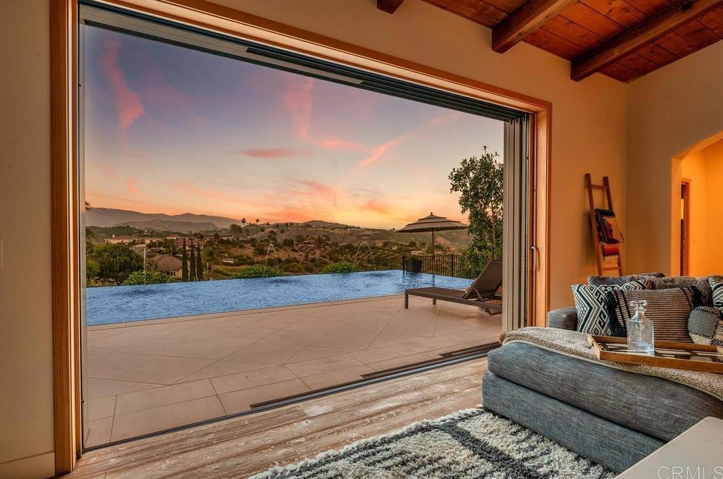 2559 Vista De Palomar, Fallbrook CA  92028-9712 exterior