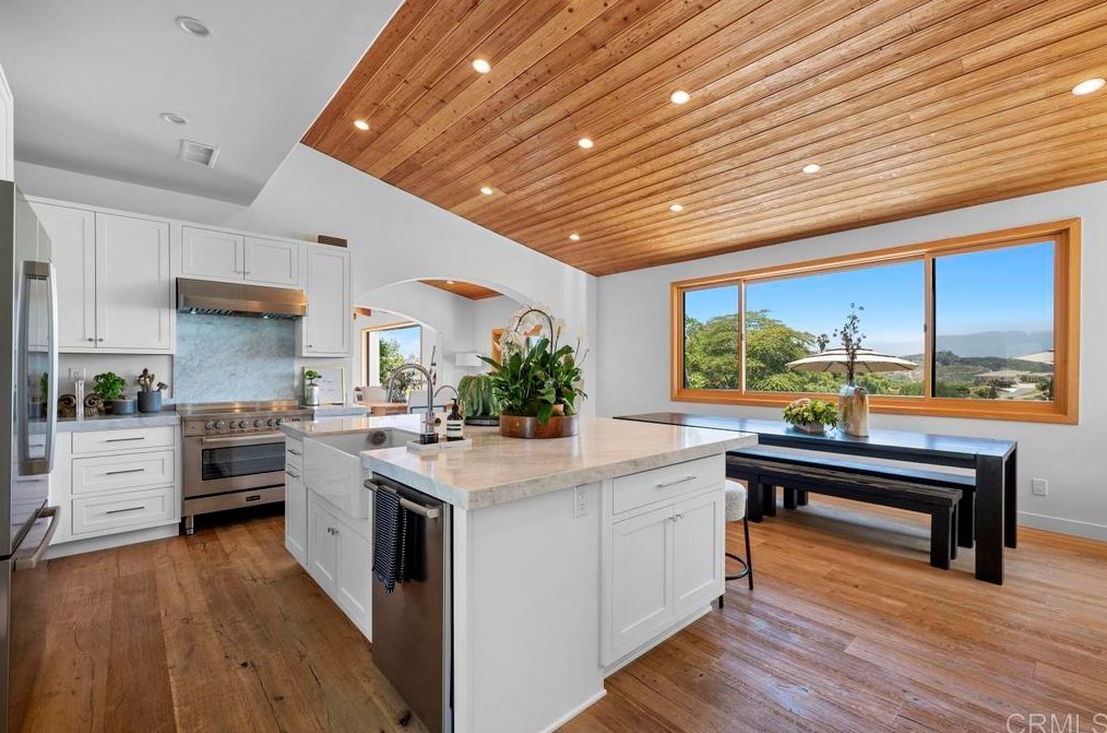 2559 Vista De Palomar, Fallbrook CA  92028-9712 exterior