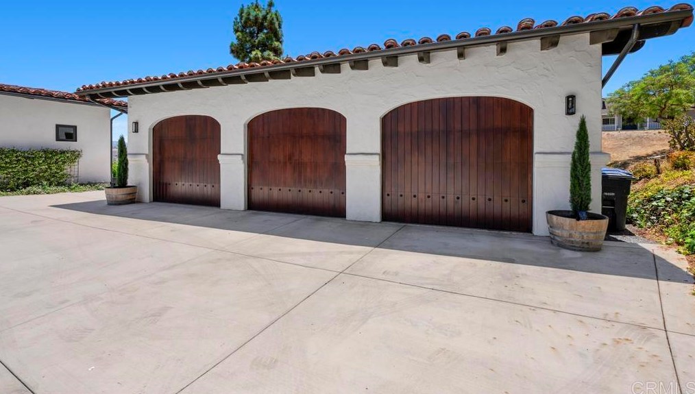 2559 Vista De Palomar, Fallbrook CA  92028-9712 exterior