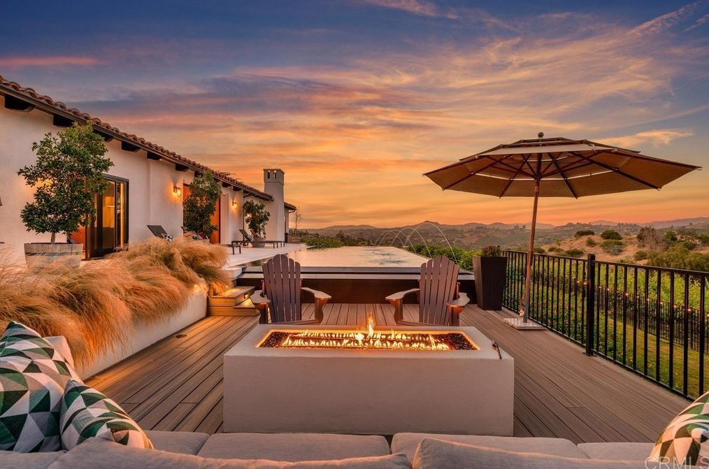 2559 Vista De Palomar, Fallbrook CA  92028-9712 exterior