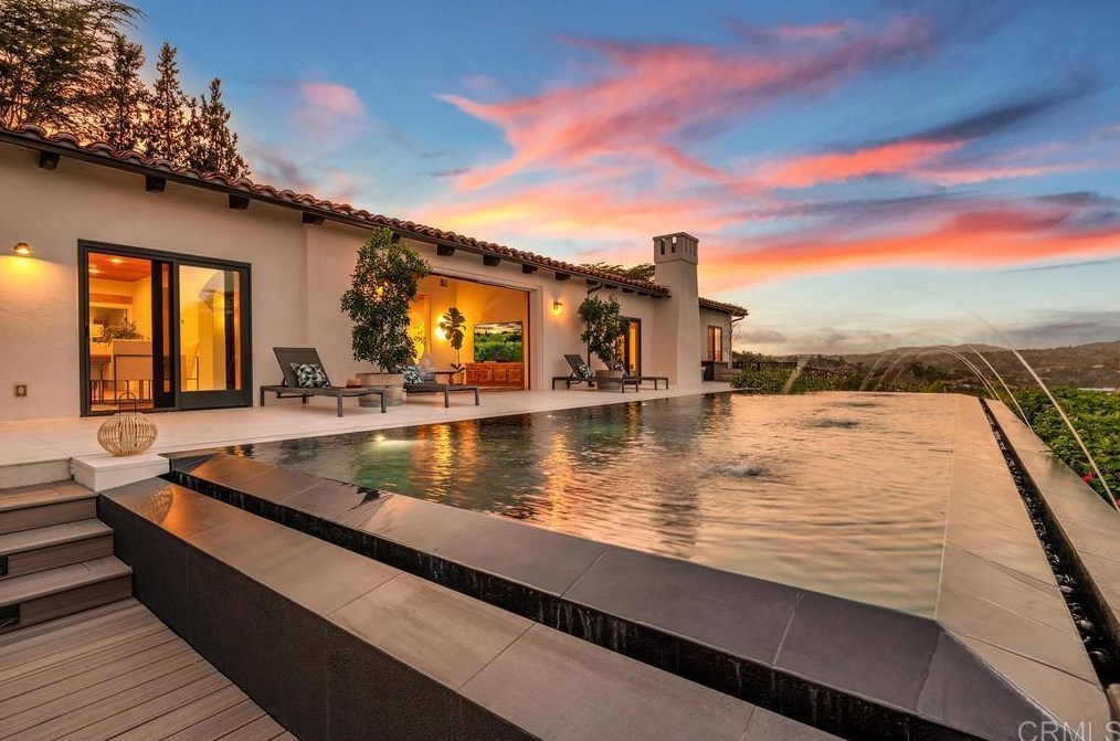 2559 Vista De Palomar, Fallbrook CA  92028-9712 exterior