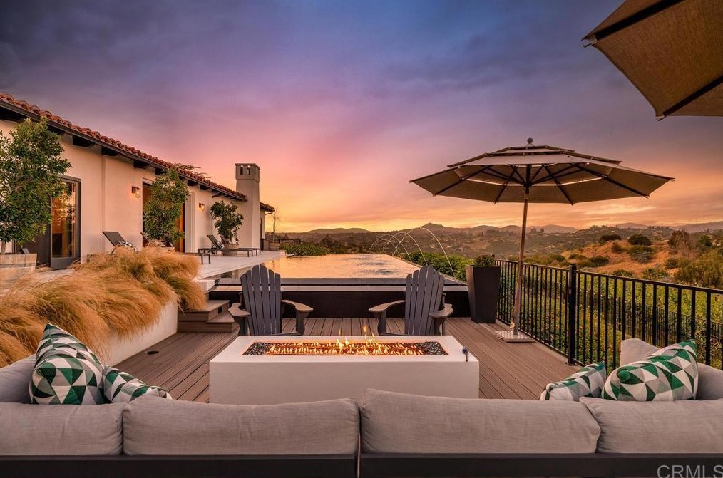 2559 Vista De Palomar, Fallbrook CA  92028-9712 exterior