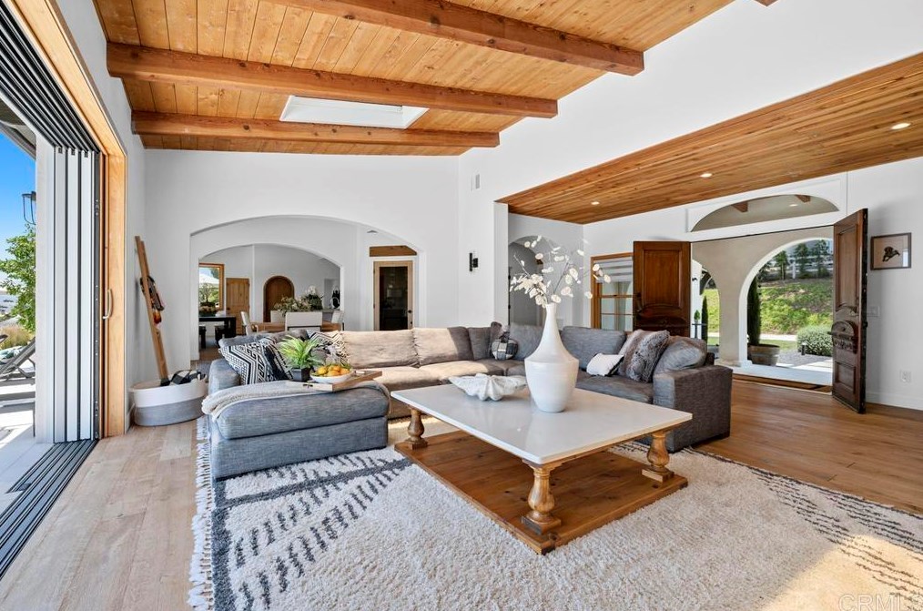 2559 Vista De Palomar, Fallbrook CA  92028-9712 exterior
