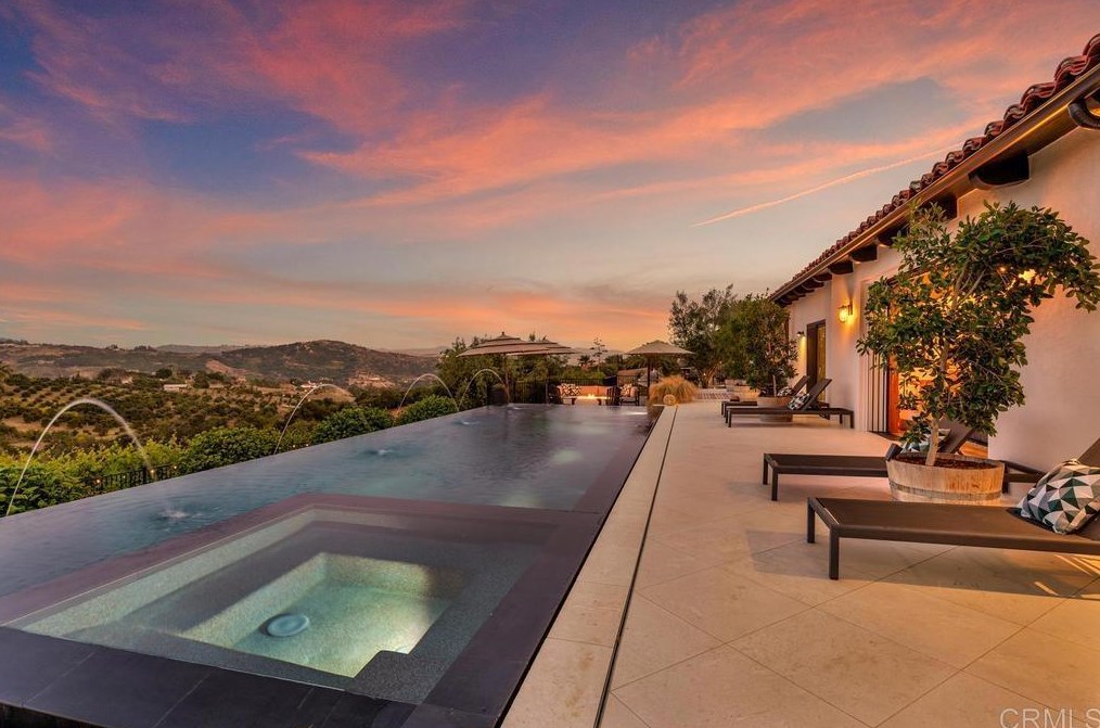 2559 Vista De Palomar, Fallbrook CA  92028-9712 exterior