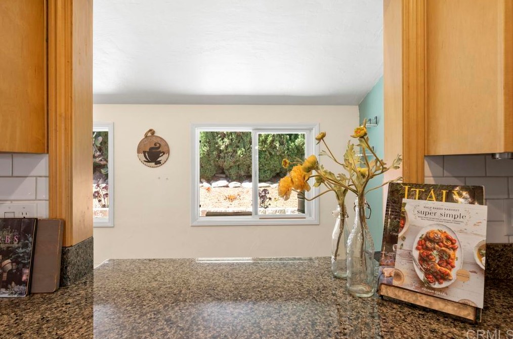 1605 Calavo Rd, Fallbrook CA  92028-4436 exterior